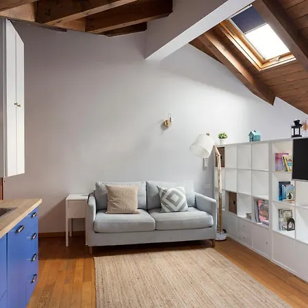 Chic Loft Living In Via Farini 公寓